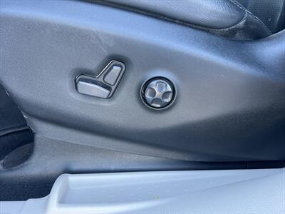 2017 Chrysler Pacifica Hybrid Premium   - Photo 31 - Escondido, CA 92025