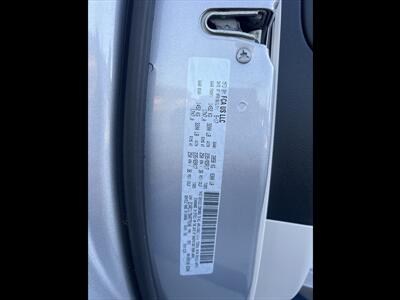 2017 Chrysler Pacifica Hybrid Premium   - Photo 14 - Escondido, CA 92025