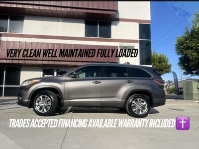 2014 Toyota Highlander XLE   - Photo 1 - Escondido, CA 92025