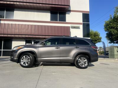 2014 Toyota Highlander XLE   - Photo 21 - Escondido, CA 92025