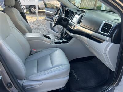2014 Toyota Highlander XLE   - Photo 24 - Escondido, CA 92025