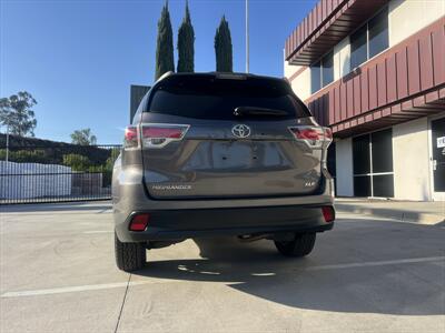 2014 Toyota Highlander XLE   - Photo 16 - Escondido, CA 92025