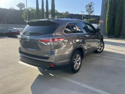 2014 Toyota Highlander XLE   - Photo 18 - Escondido, CA 92025