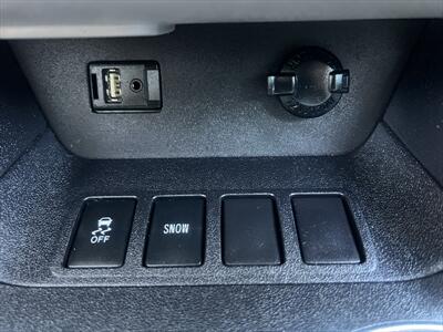 2014 Toyota Highlander XLE   - Photo 6 - Escondido, CA 92025