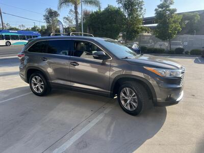 2014 Toyota Highlander XLE   - Photo 15 - Escondido, CA 92025