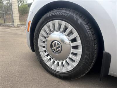 2015 Volkswagen Beetle 1.8T PZEV - Photo 5 - Escondido, CA 92025