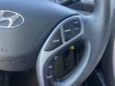 2015 Hyundai ELANTRA SE - Photo 21 - Escondido, CA 92025