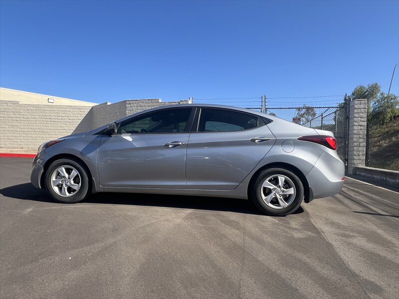 2015 Hyundai Elantra 1.8 SE A/T's photo