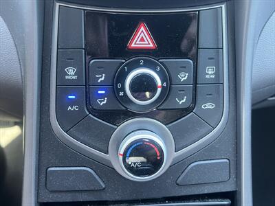 2015 Hyundai ELANTRA SE - Photo 20 - Escondido, CA 92025