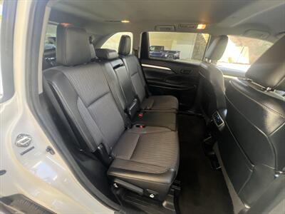 2014 Toyota Highlander LE Plus   - Photo 42 - Escondido, CA 92025