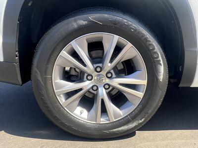 2014 Toyota Highlander LE Plus   - Photo 26 - Escondido, CA 92025