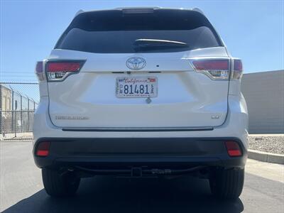 2014 Toyota Highlander LE Plus   - Photo 16 - Escondido, CA 92025