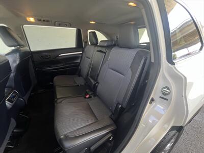 2014 Toyota Highlander LE Plus   - Photo 39 - Escondido, CA 92025