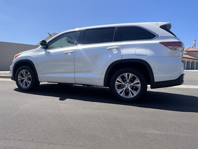 2014 Toyota Highlander LE Plus   - Photo 6 - Escondido, CA 92025