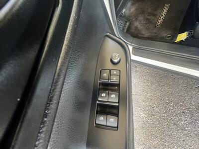 2014 Toyota Highlander LE Plus   - Photo 38 - Escondido, CA 92025