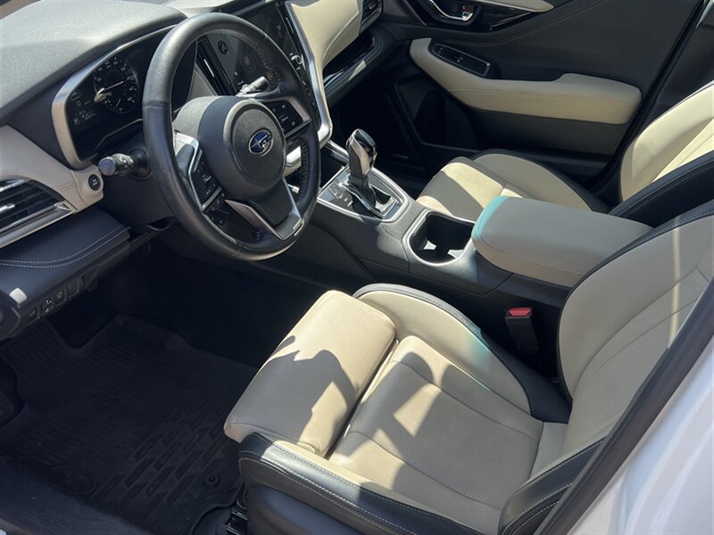 2022 Subaru Outback Limited.  Fully Optioned OUT! 30k miles, Amazing Shape! - Photo 5 - Post Falls, ID 83854