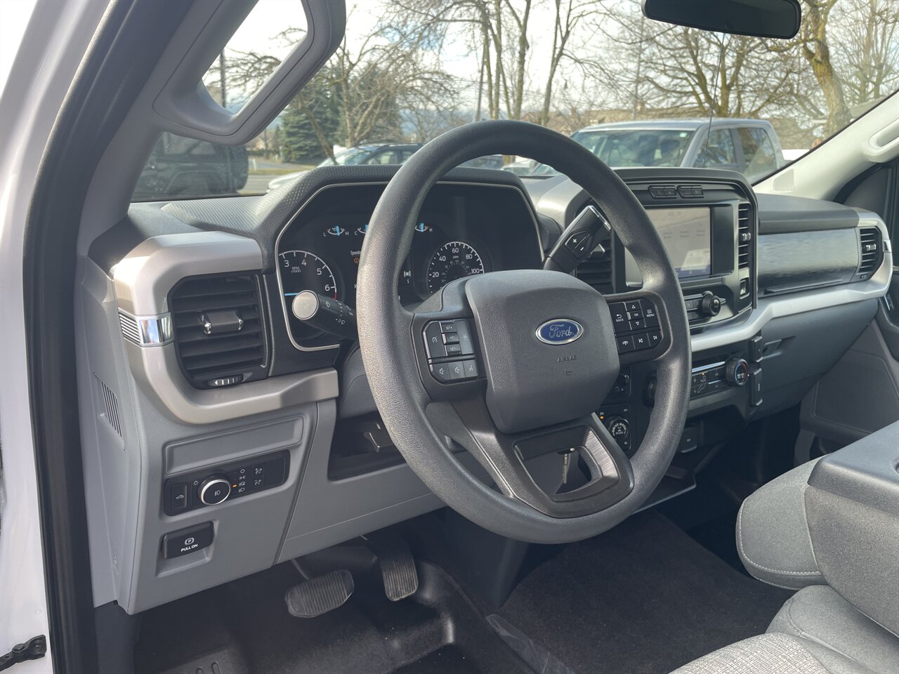 2021 Ford F-150 XLT Only 31k miles, Very Good Miles, W/ Canopy, Extremely Nice Truck! - Photo 6 - Post Falls, ID 83854