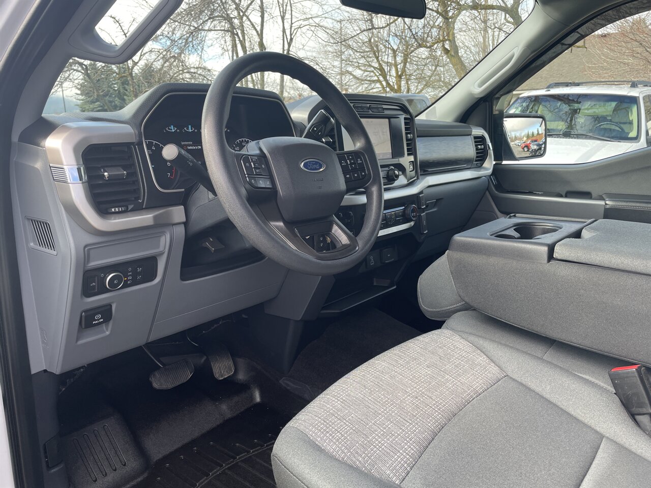 2021 Ford F-150 XLT Only 31k miles, Very Good Miles, W/ Canopy, Extremely Nice Truck! - Photo 7 - Post Falls, ID 83854