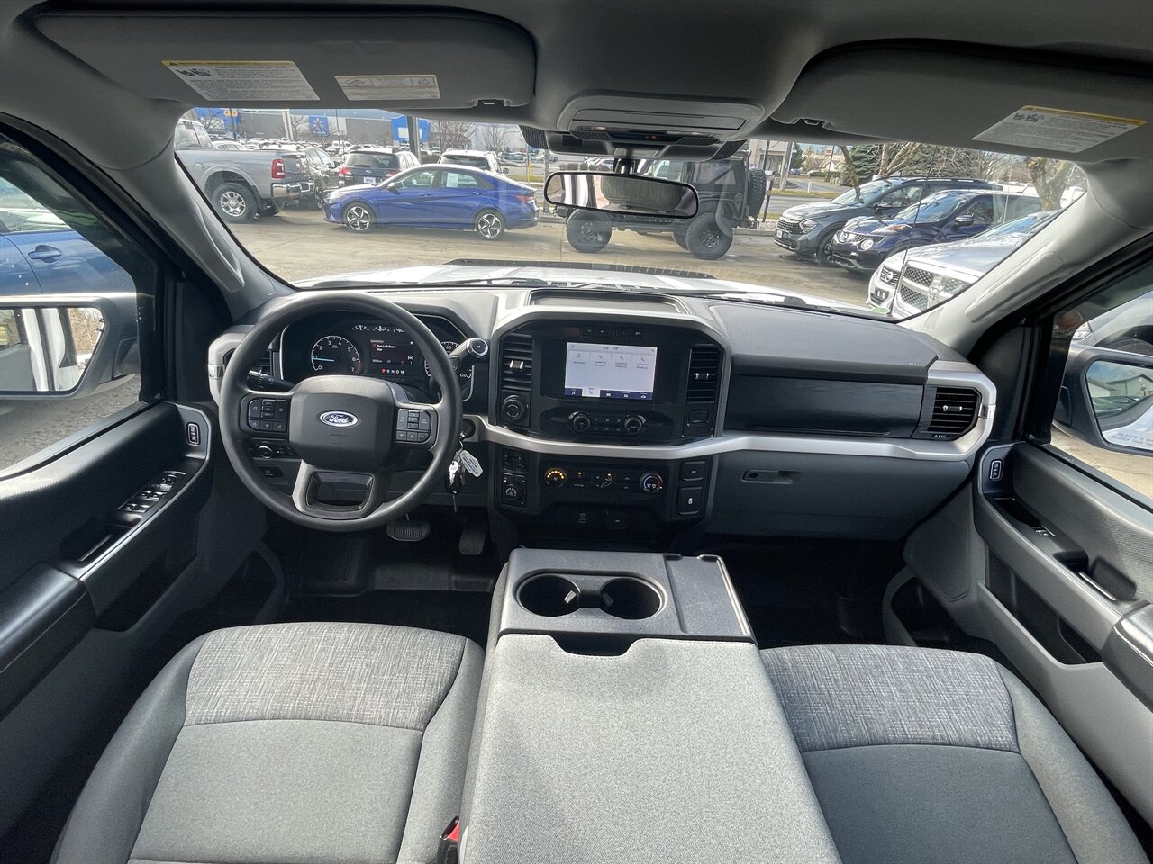 2021 Ford F-150 XLT Only 31k miles, Very Good Miles, W/ Canopy, Extremely Nice Truck! - Photo 4 - Post Falls, ID 83854