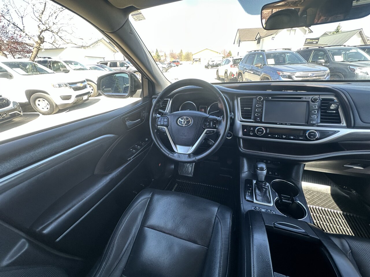 2017 Toyota Highlander Limited - Photo 5 - Post Falls, ID 83854