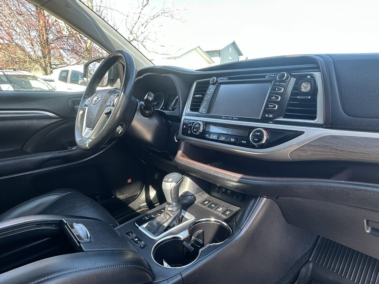 2017 Toyota Highlander Limited - Photo 9 - Post Falls, ID 83854