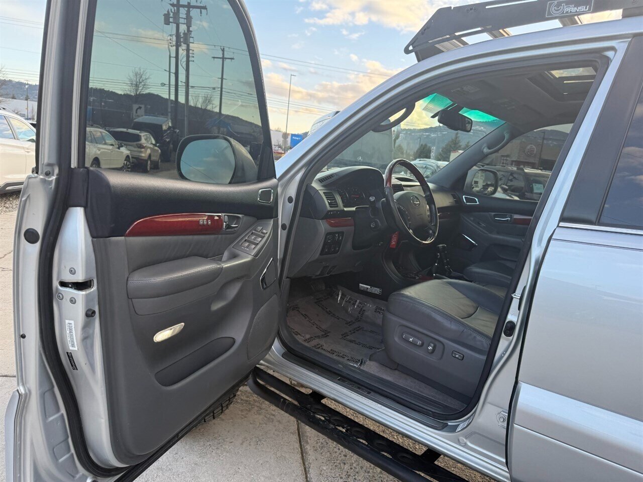 2008 Lexus GX 470.  Timing Belt Replaced. ICON Lift, PRINSU Roof Rack, Lots of Added Options! Full Service Completed! - Photo 7 - Post Falls, ID 83854