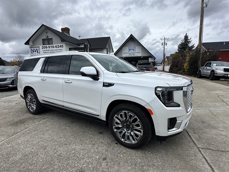 2024 GMC Yukon XL Denali Ultimate's photo