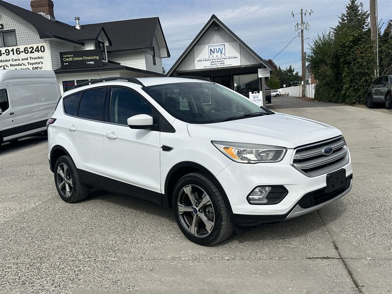 2018 Ford Escape SE AWD 2.0  Clean Title, Fully Serviced, Nice Shape!