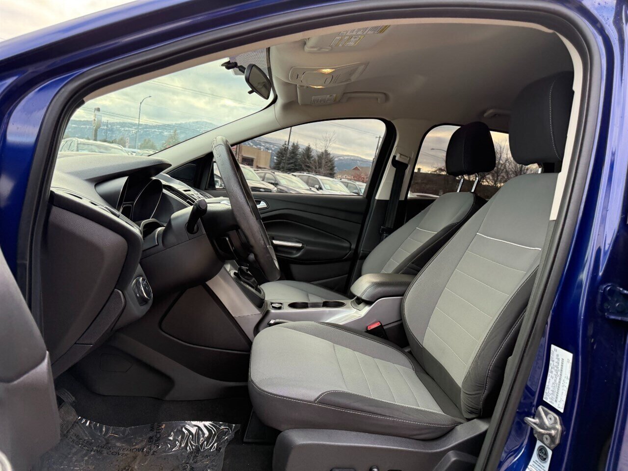 2015 Ford Escape SE  Clean Title, Front Wheel Drive - Photo 2 - Post Falls, ID 83854