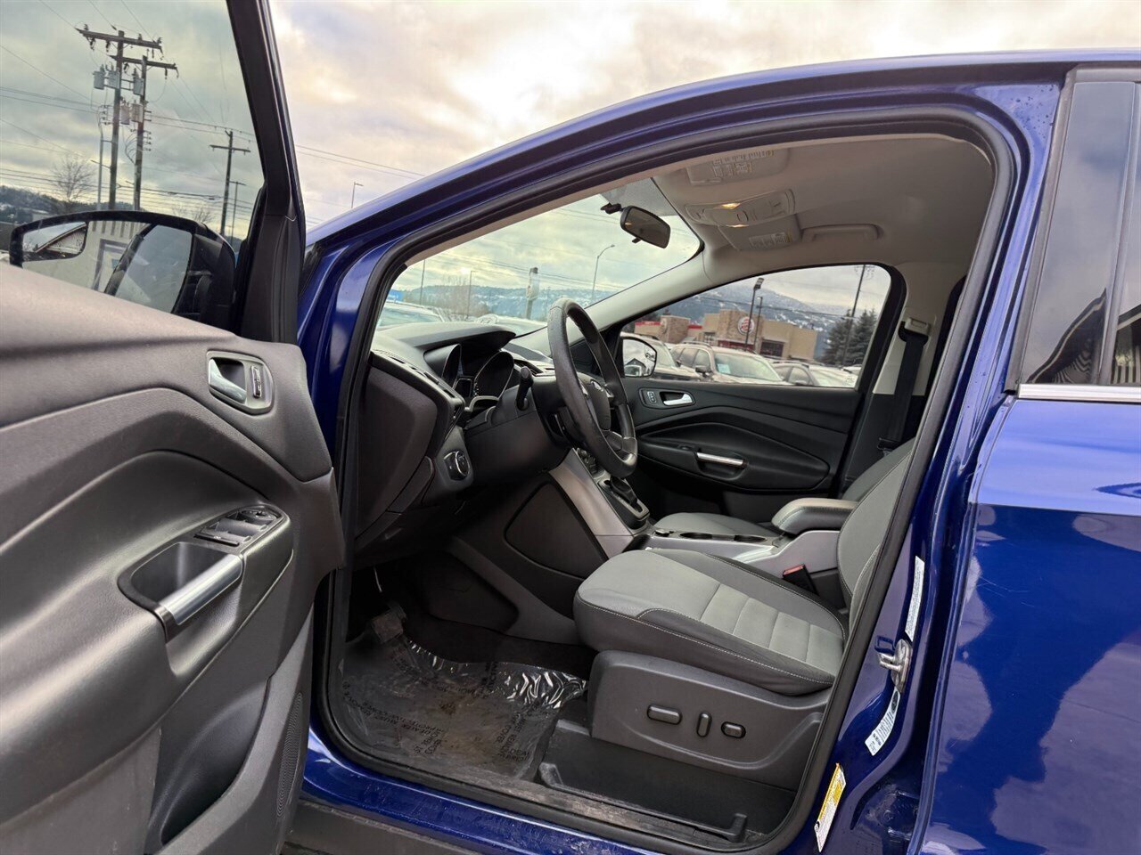 2015 Ford Escape SE  Clean Title, Front Wheel Drive - Photo 6 - Post Falls, ID 83854