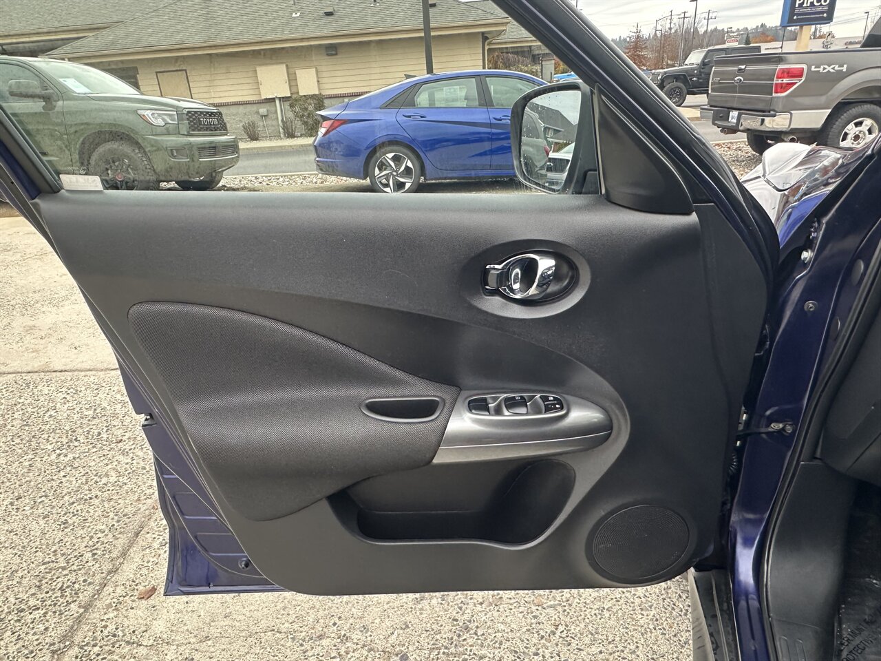 2015 Nissan JUKE SV  AWD, 68k Miles, Amazing Shape! - Photo 7 - Post Falls, ID 83854