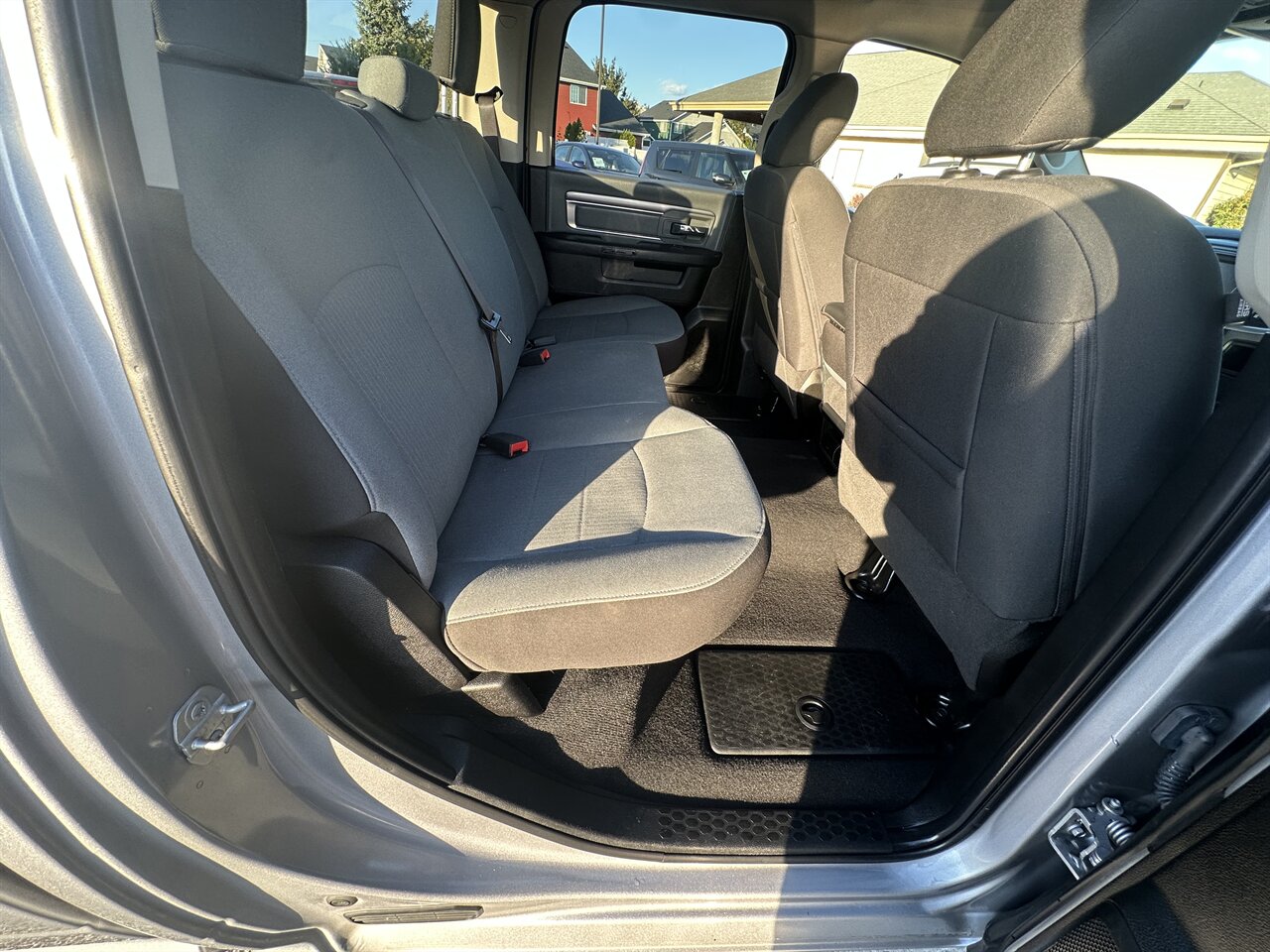 2021 RAM 1500 Classic SLT  Only 73k miles, Great Pickup Truck, Clean Carfax, Clean Title! - Photo 7 - Post Falls, ID 83854