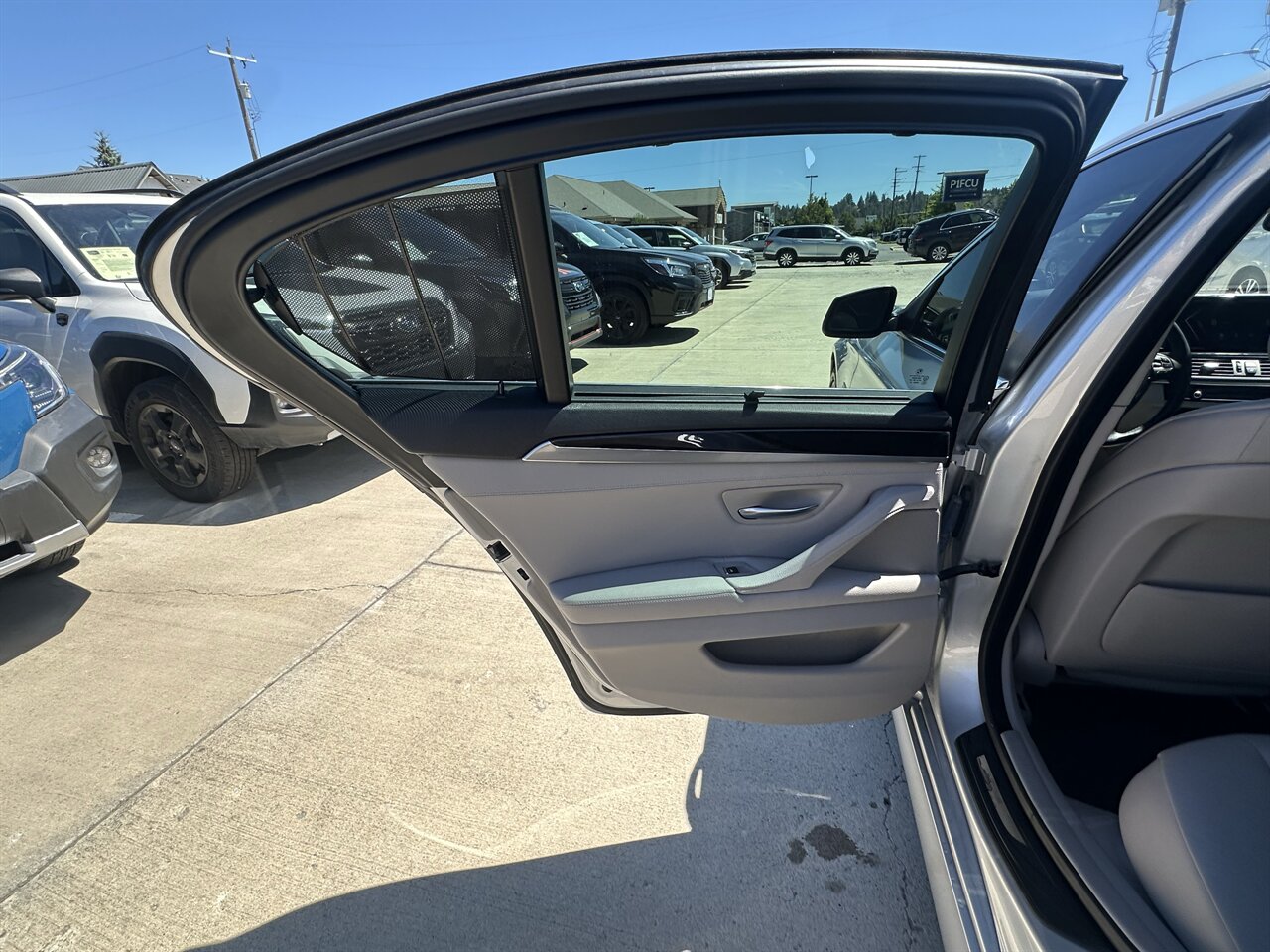 2011 BMW 550i xDrive - Photo 9 - Post Falls, ID 83854