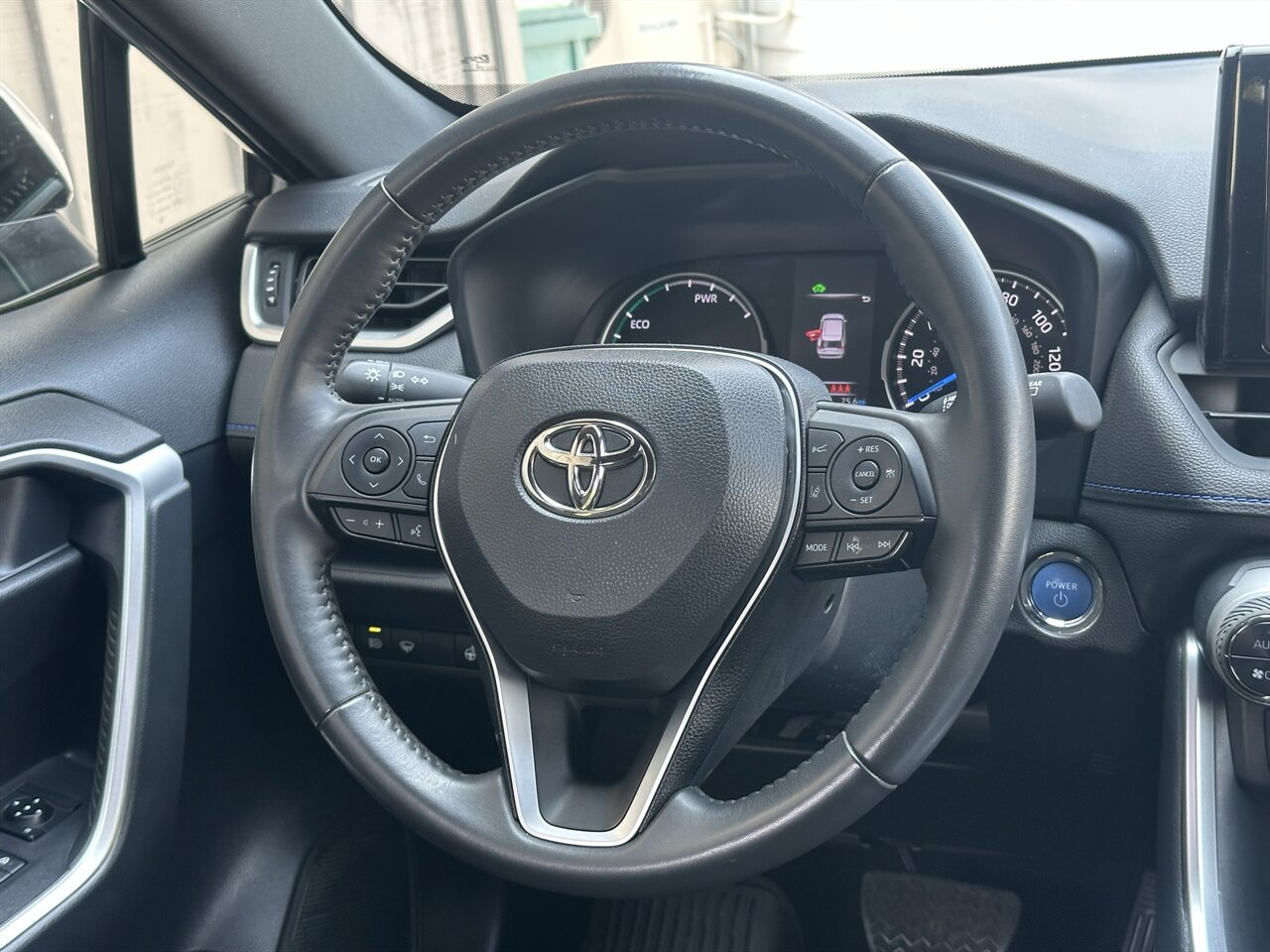 2022 Toyota RAV4 Hybrid SE. 31k miles! Amazing Shape, Heated Seats, Sunroof! - Photo 5 - Post Falls, ID 83854