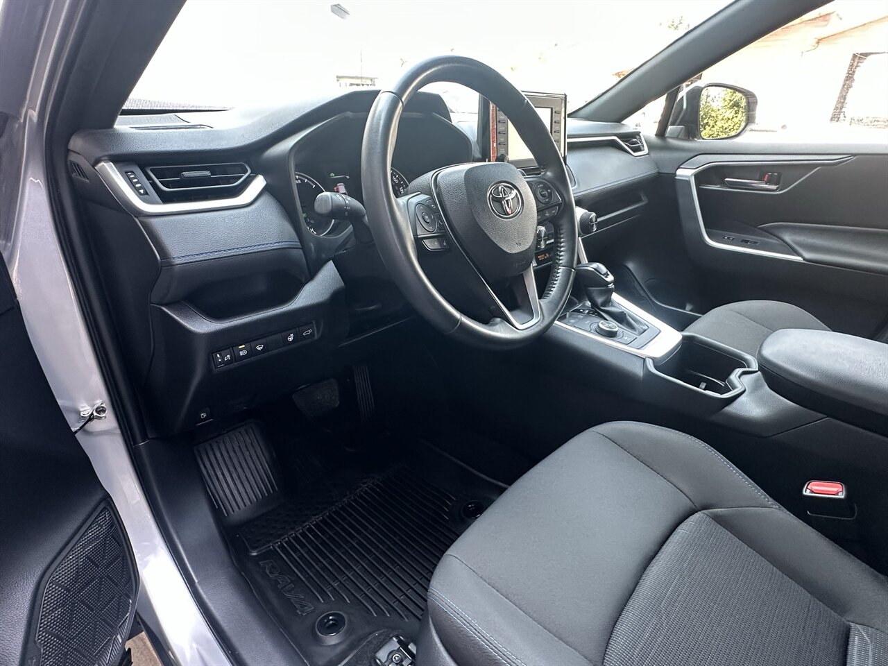 2022 Toyota RAV4 Hybrid SE. 31k miles! Amazing Shape, Heated Seats, Sunroof! - Photo 9 - Post Falls, ID 83854