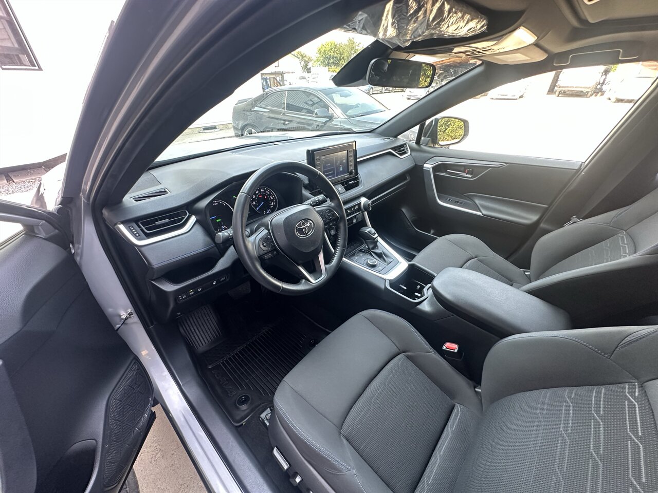 2022 Toyota RAV4 Hybrid SE. 31k miles! Amazing Shape, Heated Seats, Sunroof! - Photo 6 - Post Falls, ID 83854