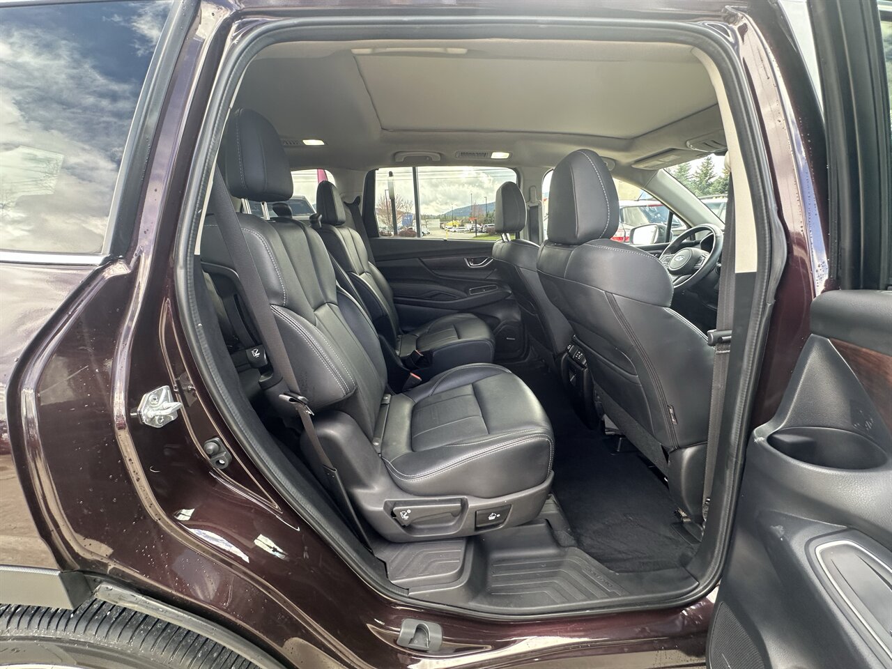 2023 Subaru Ascent Touring AWD, ONLY 13k Miles, Heated/Cooled Seats, Panoramic Sunroof and more! - Photo 7 - Post Falls, ID 83854