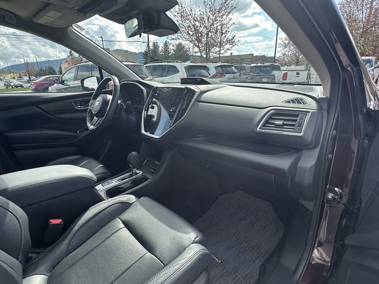 2023 Subaru Ascent Touring AWD, ONLY 13k Miles, Heated/Cooled Seats, Panoramic Sunroof and more! - Photo 8 - Post Falls, ID 83854