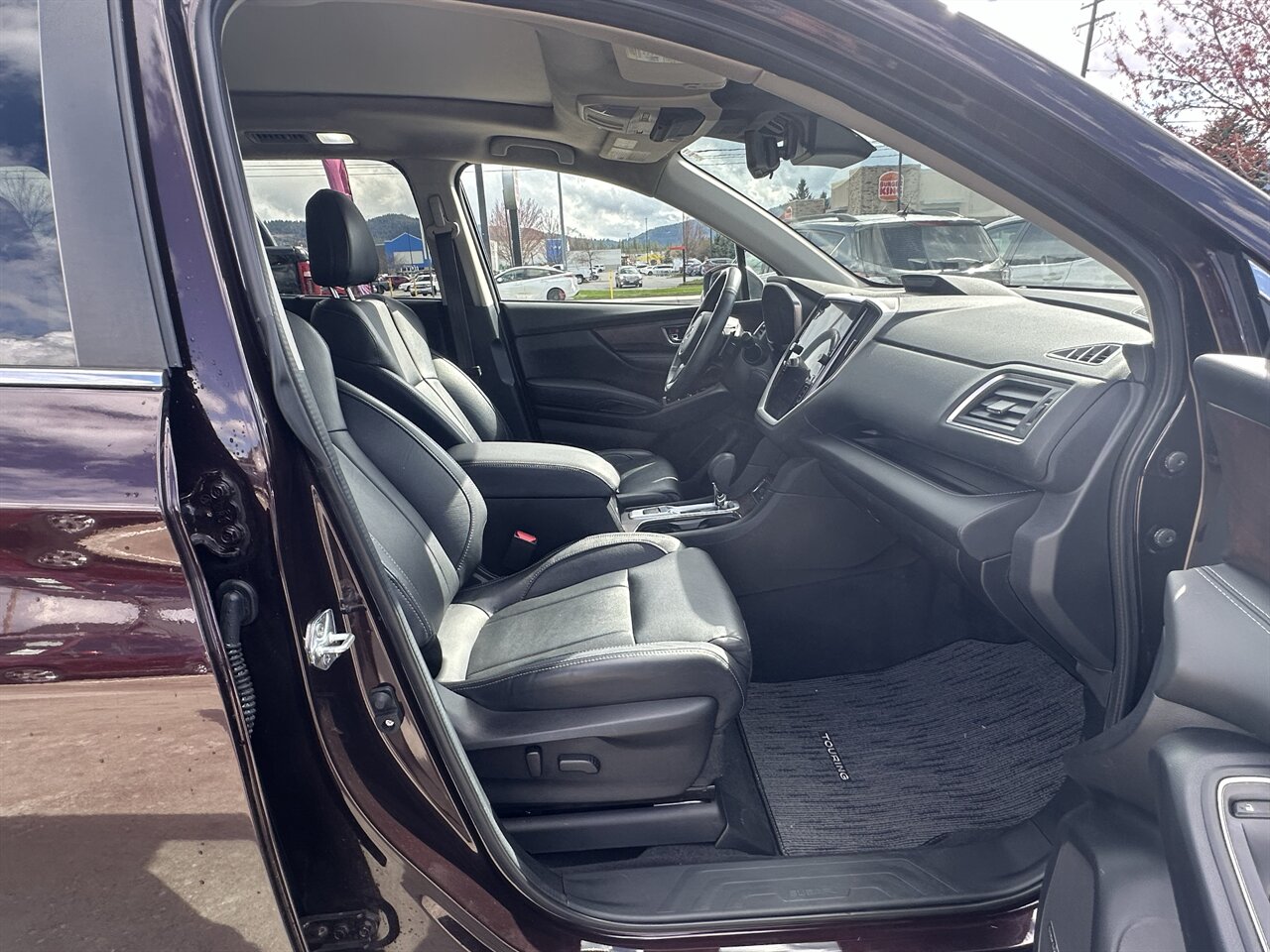 2023 Subaru Ascent Touring AWD, ONLY 13k Miles, Heated/Cooled Seats, Panoramic Sunroof and more! - Photo 6 - Post Falls, ID 83854