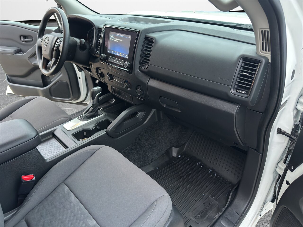 2024 Nissan Frontier S Canopy, 4x4, Only 41k milees! - Photo 10 - Post Falls, ID 83854