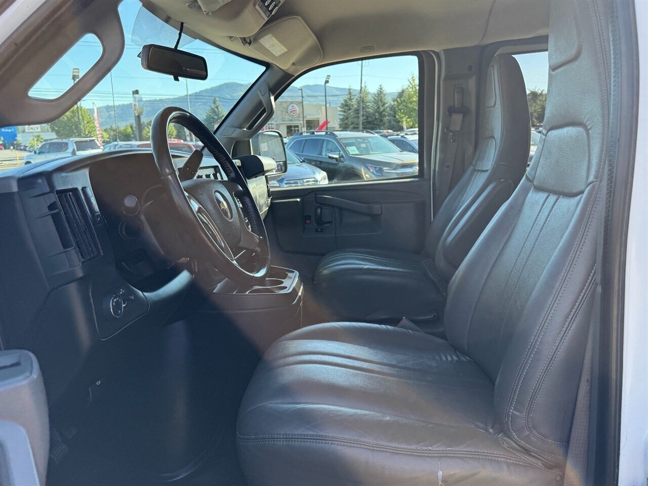2017 Chevrolet Express LS 2500 65k miles! Passenger Van! (CLEAN TITLE) 6.0L V8! Low Miles! - Photo 7 - Post Falls, ID 83854