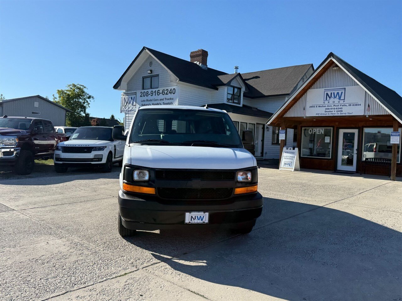 2017 Chevrolet Express LS 2500 65k miles! Passenger Van! (CLEAN TITLE) 6.0L V8! Low Miles! - Photo 2 - Post Falls, ID 83854
