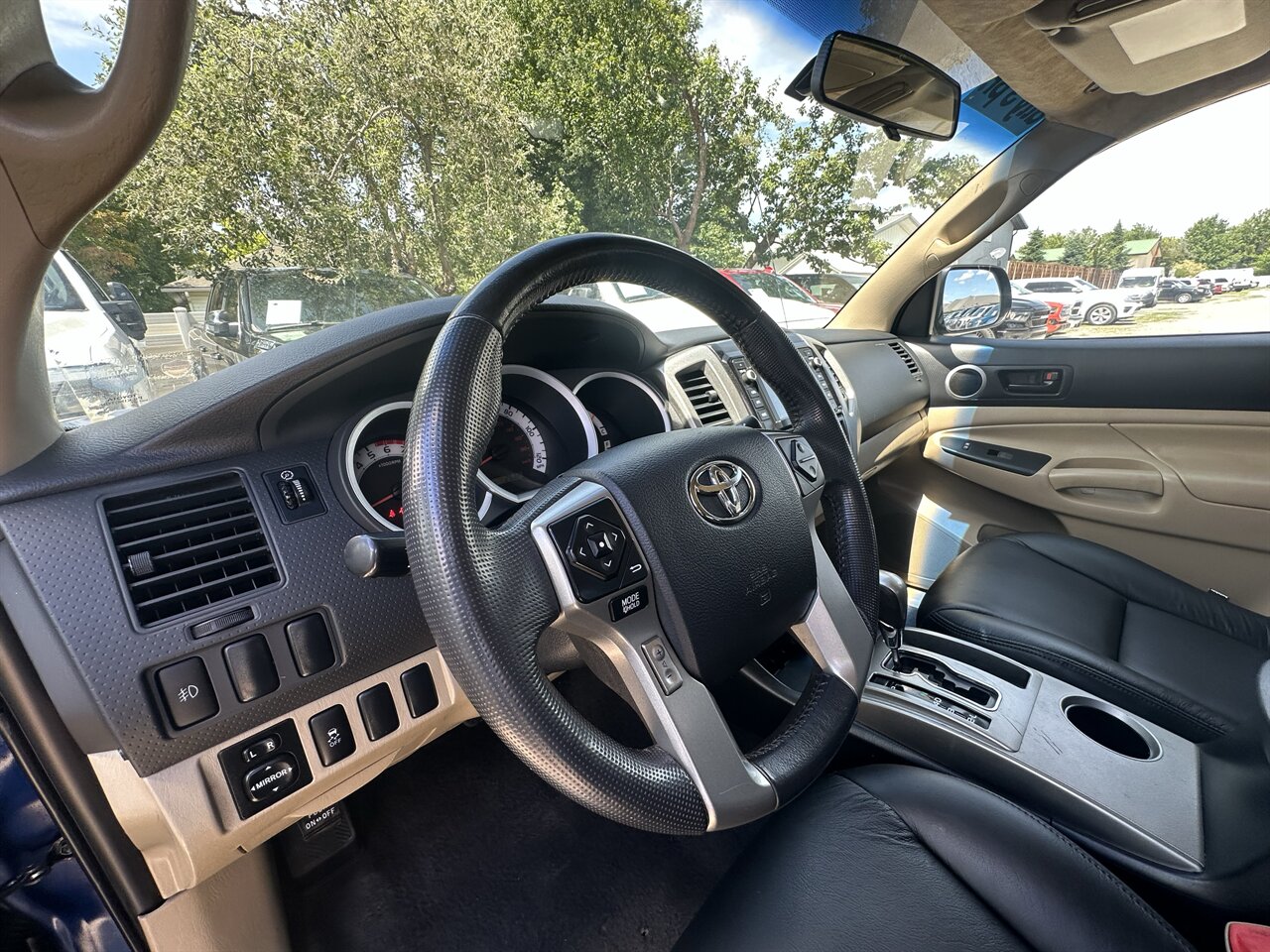 2014 Toyota Tacoma PreRunner V6. New Leather, Alcantra Headliner, New Tires, Fully Serviced, Sweet Truck!!! - Photo 6 - Post Falls, ID 83854