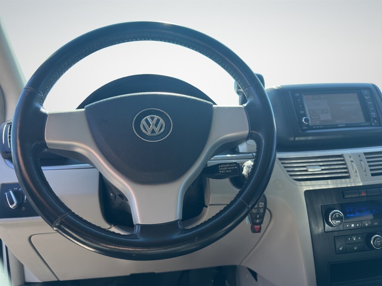 2009 Volkswagen Routan SEL  Freshly Serviced! Nice Shape! - Photo 9 - Post Falls, ID 83854