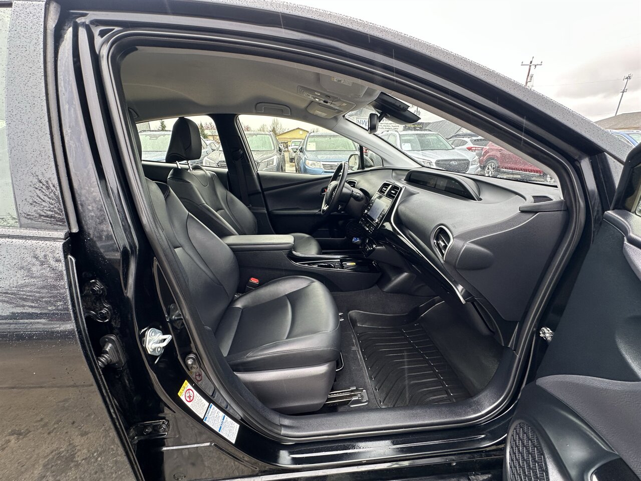 2022 Toyota Prius LE AWD-e All Wheel Drive! Amazing Sedan, Great Economy and AWD capability! - Photo 5 - Post Falls, ID 83854