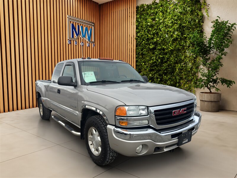 2004 GMC Sierra 1500 4 Dr SLT 4WD Extended Cab SB