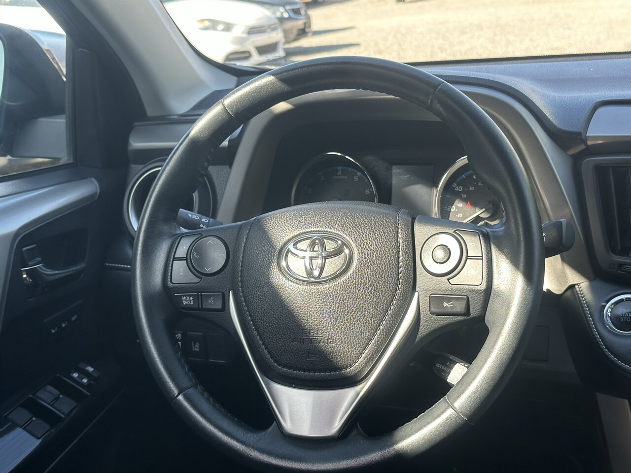 2018 Toyota RAV4 Limited - Photo 6 - Post Falls, ID 83854