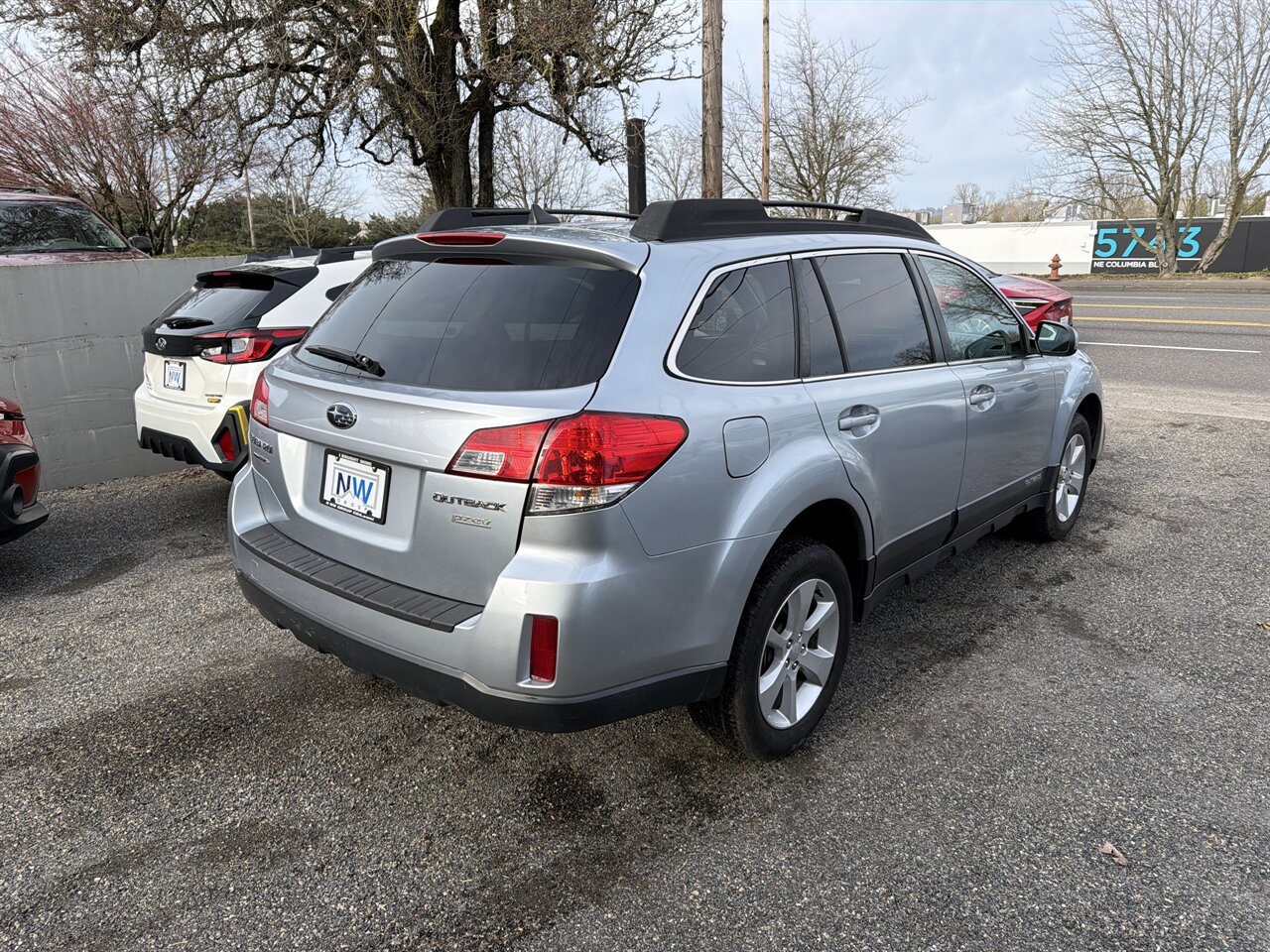 2014 Subaru Outback 2.5i Premium LOW LOW MILES heated seats - Photo 3 - Post Falls, ID 83854