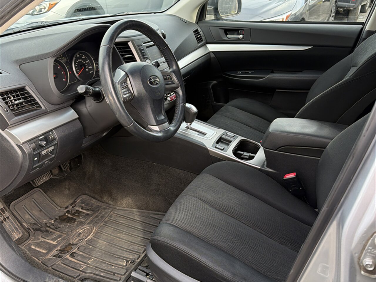 2014 Subaru Outback 2.5i Premium LOW LOW MILES heated seats - Photo 5 - Post Falls, ID 83854