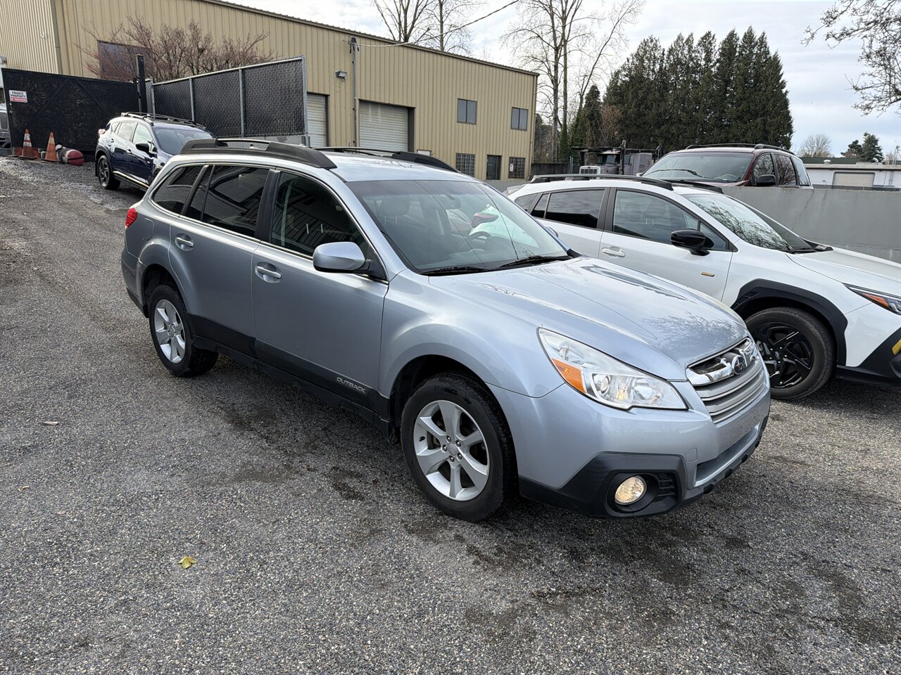 2014 Subaru Outback 2.5i Premium LOW LOW MILES heated seats - Photo 2 - Post Falls, ID 83854